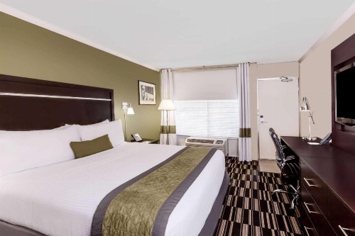 Wyndham Garden San Jose Airport image 14