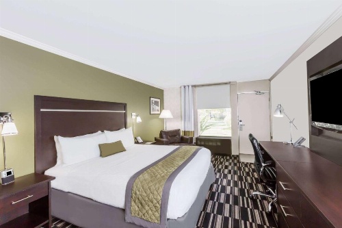 Wyndham Garden San Jose Airport image 18